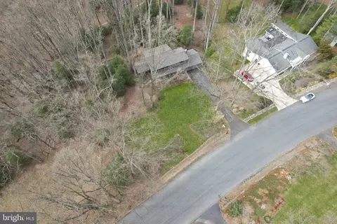 View/Area - 2516 Soapstone Dr, Reston, VA 20191 photo 4 of 4