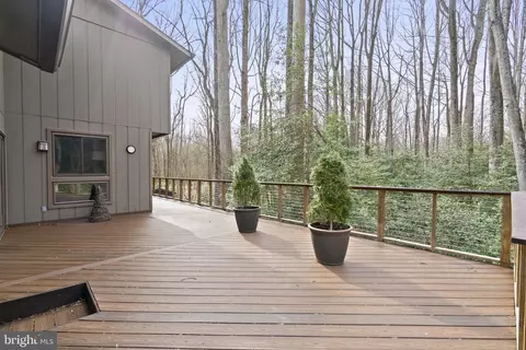 Exterior - 2516 Soapstone Dr, Reston, VA 20191 photo 8 of 12