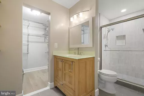 Bath - 2516 Soapstone Dr, Reston, VA 20191 photo 2 of 4