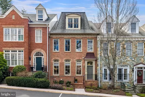 1476 Evans Farm Dr, Mclean, VA 22101