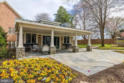 Exterior - 1476 Evans Farm Dr, Mclean, VA 22101 photo 4 of 4