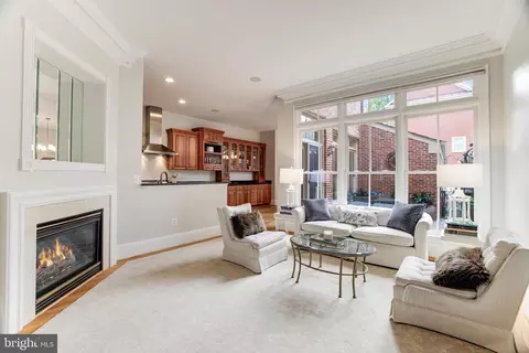 Living - 1476 Evans Farm Dr, Mclean, VA 22101 photo 2 of 3