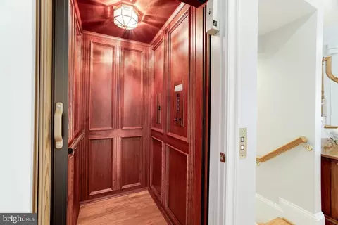 Entry Way - 1476 Evans Farm Dr, Mclean, VA 22101 photo 3 of 6