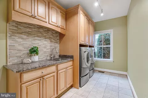 Other - 835 Elden St, Herndon, VA 20170 photo 2 of 13