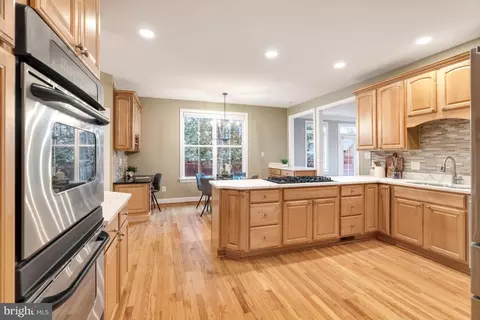 Kitchen - 835 Elden St, Herndon, VA 20170 photo 2 of 8