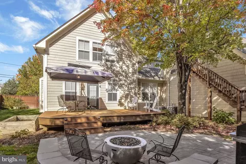 Exterior - 835 Elden St, Herndon, VA 20170 photo 15 of 31