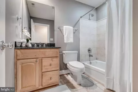Bath - 835 Elden St, Herndon, VA 20170 photo 7 of 8