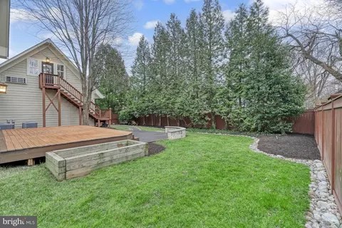 Exterior - 835 Elden St, Herndon, VA 20170 photo 26 of 31