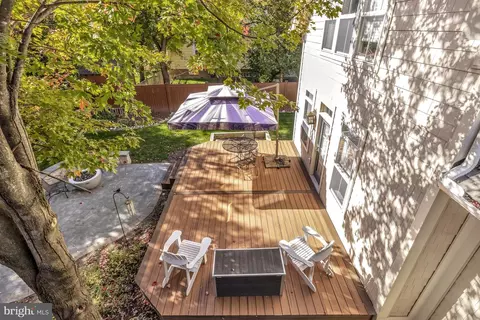 Exterior - 835 Elden St, Herndon, VA 20170 photo 13 of 31