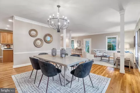 Dining - 835 Elden St, Herndon, VA 20170 photo 3 of 4