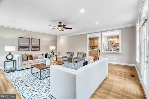 Living - 835 Elden St, Herndon, VA 20170 photo 6 of 10