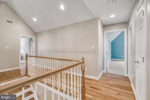 Entry Way - 835 Elden St, Herndon, VA 20170 photo 3 of 4