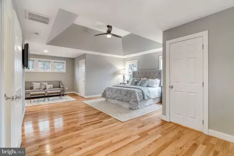 Bedroom - 835 Elden St, Herndon, VA 20170 photo 5 of 9
