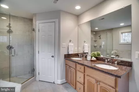 Bath - 835 Elden St, Herndon, VA 20170 photo 8 of 8