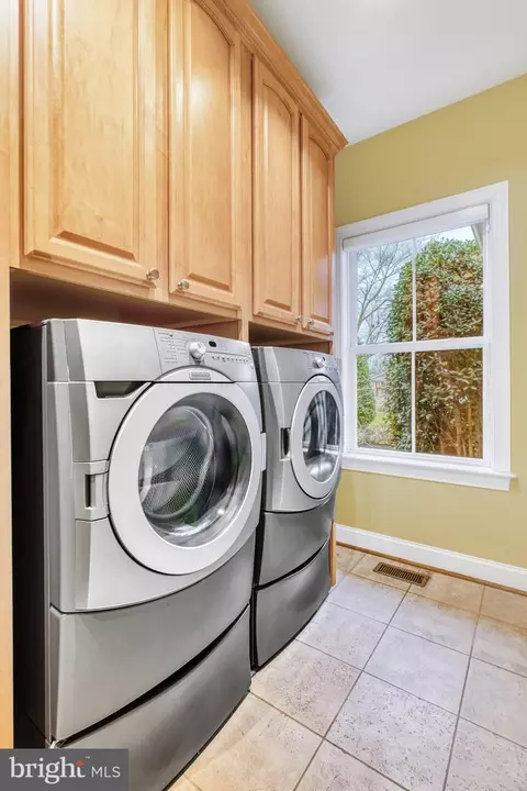 Other - 835 Elden St, Herndon, VA 20170 photo 3 of 13