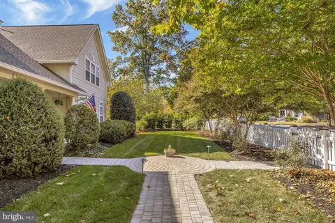 Exterior - 835 Elden St, Herndon, VA 20170 photo 11 of 31