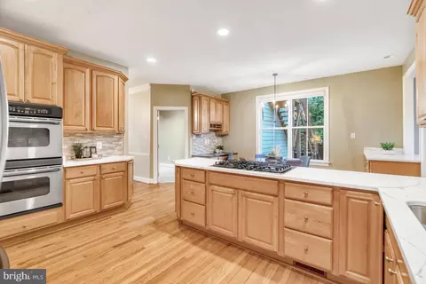 Kitchen - 835 Elden St, Herndon, VA 20170 photo 3 of 8