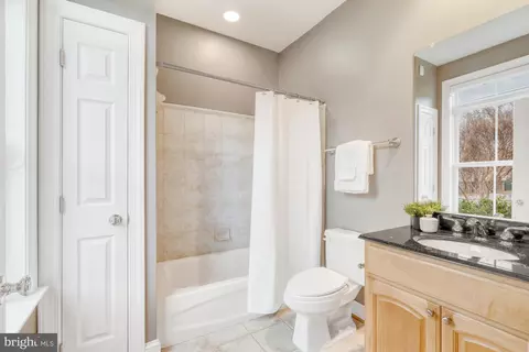 Bath - 835 Elden St, Herndon, VA 20170 photo 1 of 8