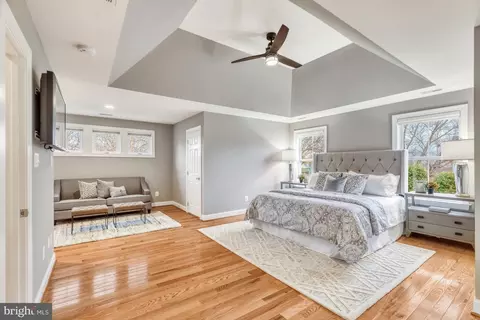 Bedroom - 835 Elden St, Herndon, VA 20170 photo 4 of 9