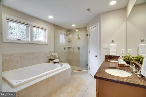 Bath - 835 Elden St, Herndon, VA 20170 photo 3 of 8