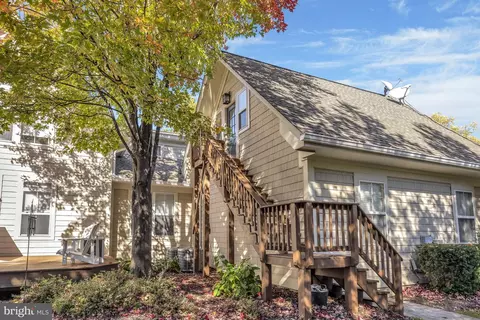 Exterior - 835 Elden St, Herndon, VA 20170 photo 19 of 31
