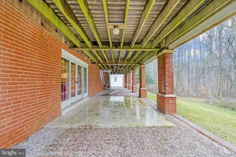 Exterior - 851 Canal Dr, Mclean, VA 22102 photo 5 of 7