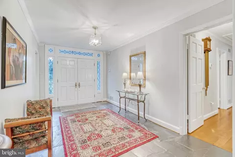 Entry Way - 851 Canal Dr, Mclean, VA 22102 photo 2 of 2