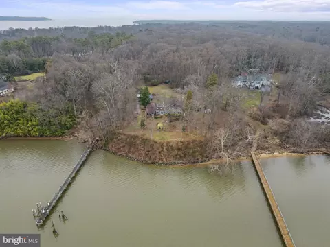5700 Hallowing Dr, Lorton, VA 22079