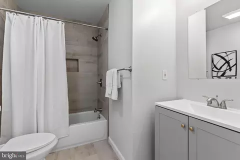 Bath - 7208 Sumpter Ln, Springfield, VA 22150 photo 2 of 3