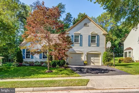 7722 Green Garland Dr, Springfield, VA 22153