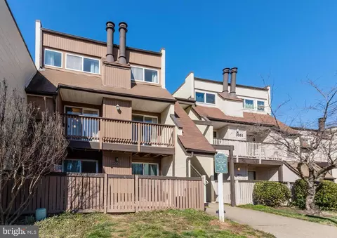 3867 El Camino Pl #7, Alexandria, VA 22309