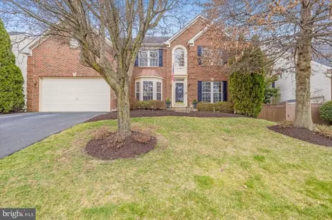 7012 Clifton Knoll Ct, Alexandria, VA 22315