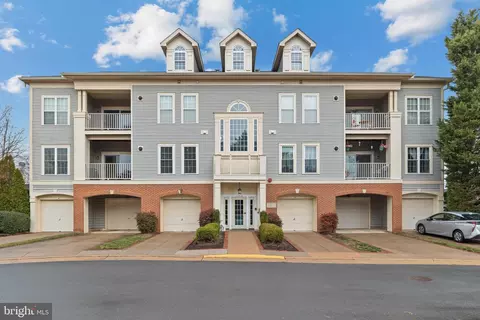 11310 Westbrook Mill Ln #201, Fairfax, VA 22030