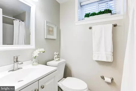 Bath - 7781 Tangier Dr, Springfield, VA 22153 photo 3 of 3