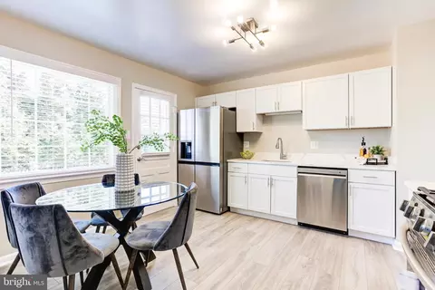 Dining - 7781 Tangier Dr, Springfield, VA 22153 photo 4 of 5