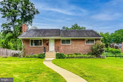 3720 Lockwood Ln, Annandale, VA 22003