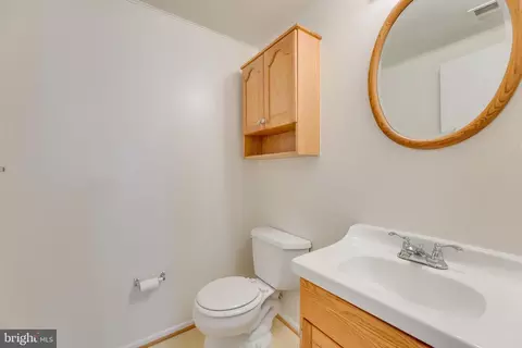 5431 Lighthouse Ln, Burke, VA 22015 photo 9