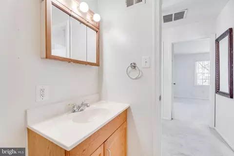 5431 Lighthouse Ln, Burke, VA 22015 photo 13