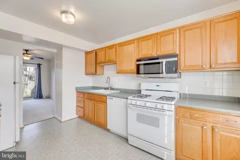 5431 Lighthouse Ln, Burke, VA 22015 photo 6