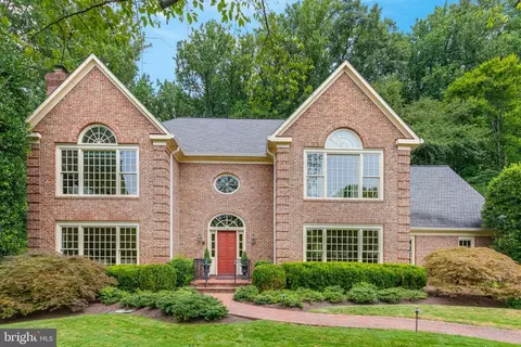 7312 Linganore Ct, Mclean, VA 22102