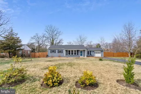 6708 S Benson Dr, Alexandria, VA 22306