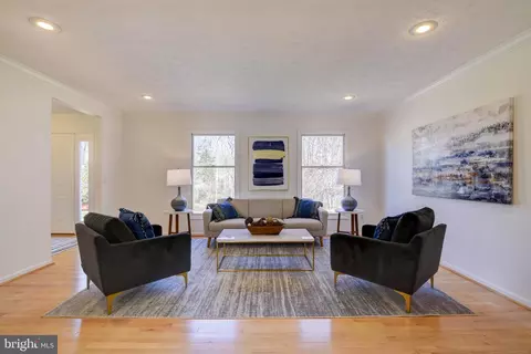 12015 Rosiers Branch Dr, Herndon, VA 20170