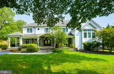 3801 Glenbrook Rd, Fairfax, VA 22031