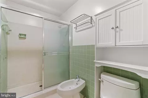 Bath - 11208 Wedge Dr, Reston, VA 20190 photo 2 of 5
