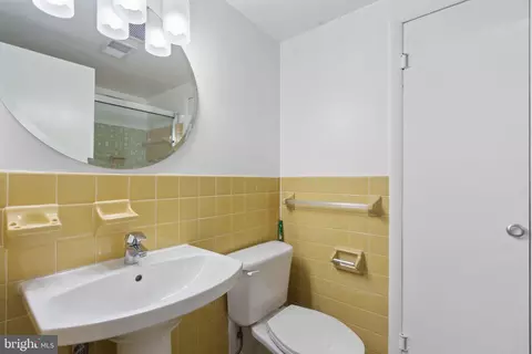 Bath - 11208 Wedge Dr, Reston, VA 20190 photo 4 of 5