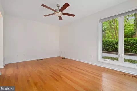 Living - 11208 Wedge Dr, Reston, VA 20190 photo 4 of 4