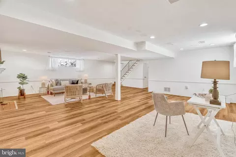 Dining - 6219 Kellogg Dr, Mclean, VA 22101 photo 4 of 4