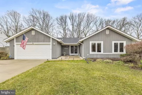 10415 Fyfe Ct, Fairfax, VA 22032