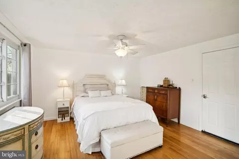 8915 Gutman Ct, Springfield, VA 22153 photo 15