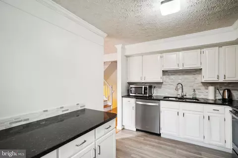 8915 Gutman Ct, Springfield, VA 22153 photo 7